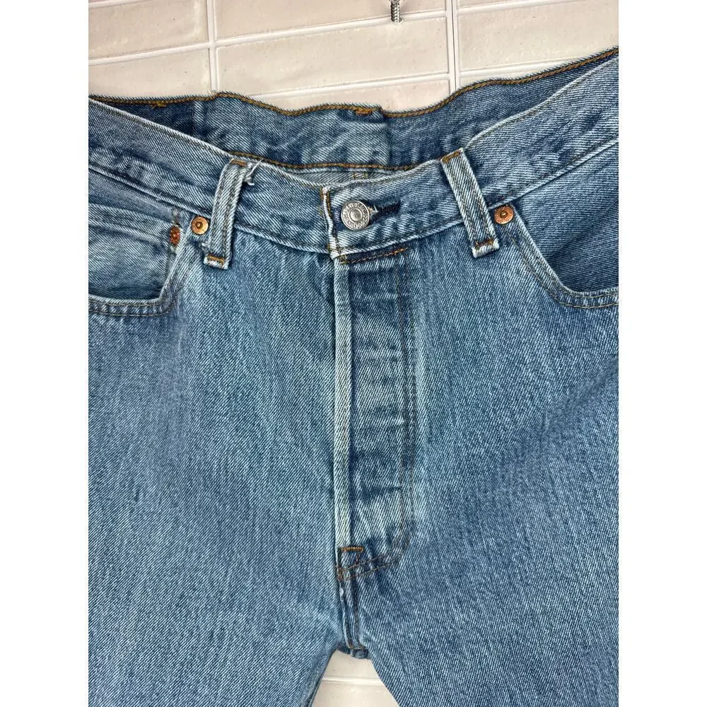 Levi’s Jeans Men’s 33x30 Medium Wash 501 Button Fly 100% Cotton Modern Classic